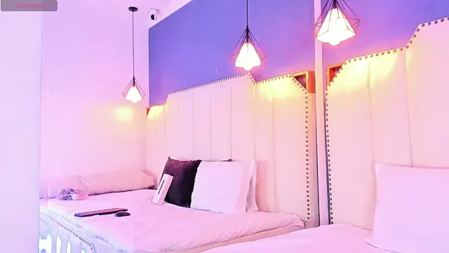 ReinaMiah online show from 11.16.25