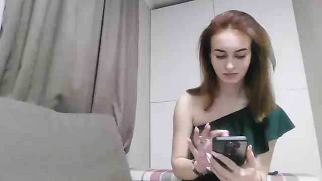 Requellia online show from 11.08.25