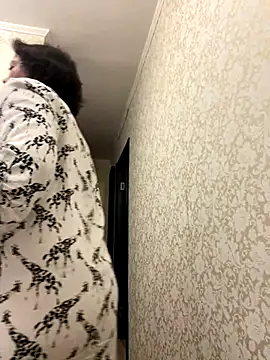 Kiravix online show from 10.15.25