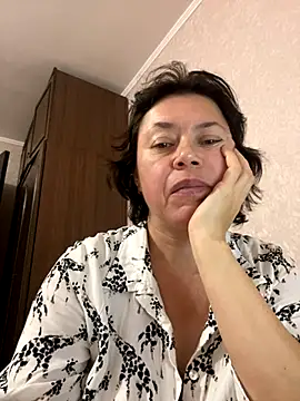 Kiravix online show from 10.20.25