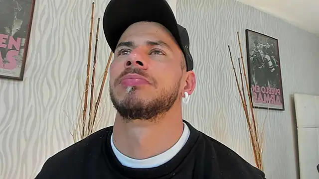 Snapshot of dylan_jacobx chatting on 06.18.26 dylan jacobx online show from 06.18.26