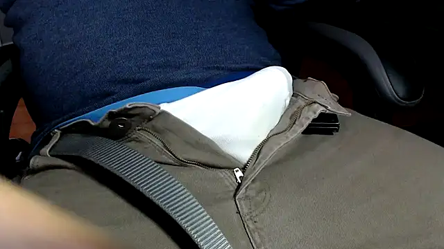 Snapshot of whitewagonsuck chatting on 04.10.26 whitewagonsuck online show from 04.10.26