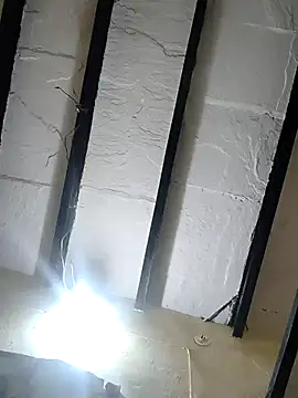 RAYI Queen 2 online show from 12.21.25