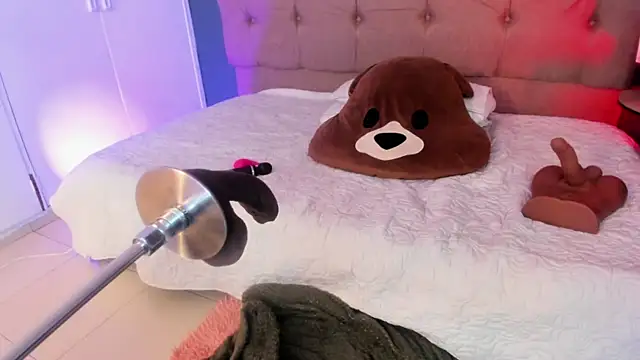 Karol Pagee online show from 11.21.25