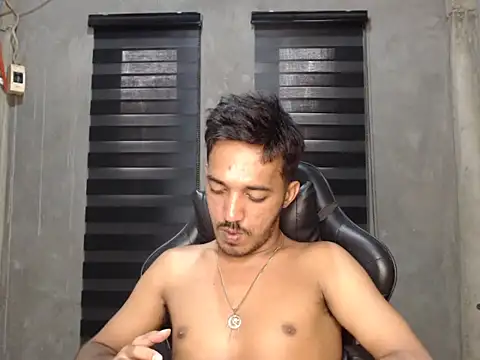 Snapshot of RowyCam chatting on 09.14.25 RowyCam online show from 09.14.25