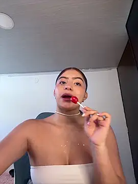 Melissa coll online show from 04.20.26