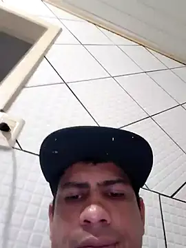 Snapshot of paulinhogostosinho chatting on 10.05.25 paulinhogostosinho online show from 10.05.25