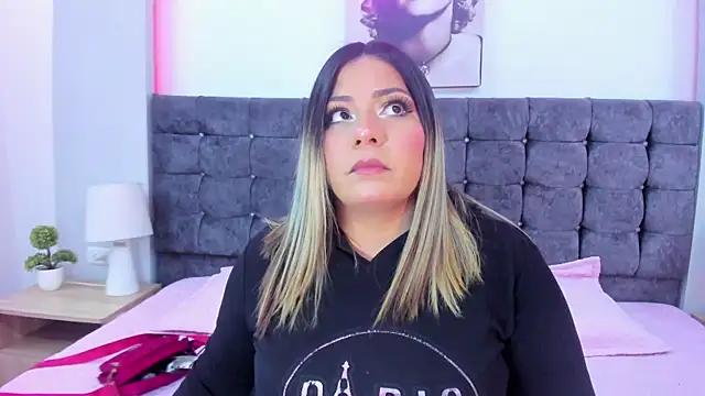 isabella horney  online show from 10.30.25