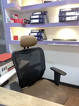 isabella horney  online show from 04.14.26