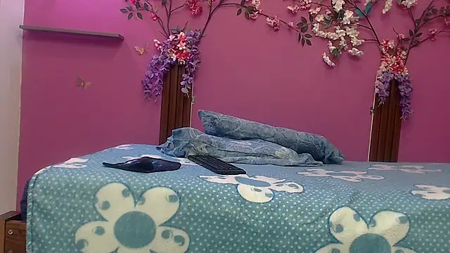 skinnybarbie022 online show from 09.19.25