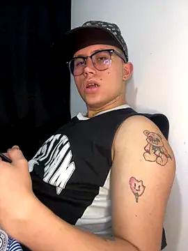 Kurtxxx22 online show from 09.18.25