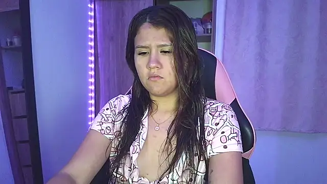 Oliviawatson1 online show from 10.29.25