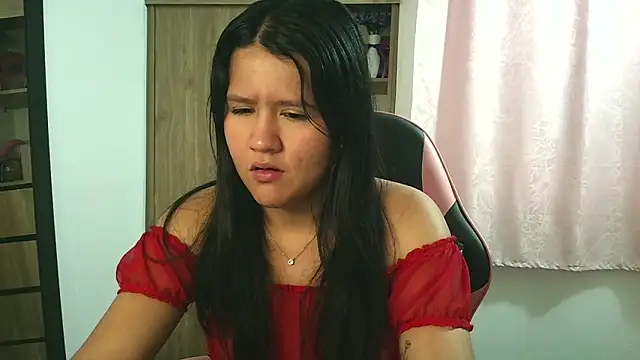 Oliviawatson1 online show from 11.21.25