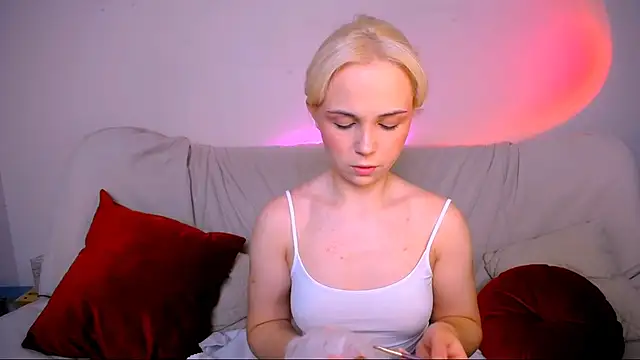 Snapshot of Charlotte_Colinss chatting on 02.16.26 Charlotte Colinss online show from 02.16.26