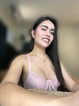 Snapshot of Princess_Material chatting on 05.17.26 Princess Material online show from 05.17.26