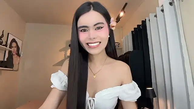 Snapshot of Princess_Material chatting on 06.22.26 Princess Material online show from 06.22.26