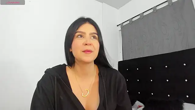 NicoleFletcher online show from 10.10.25