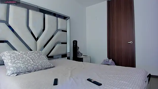 Michelle Ferrerr online show from 12.15.25