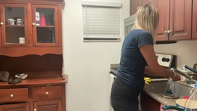 prettyykitty22 online show from 11.03.25