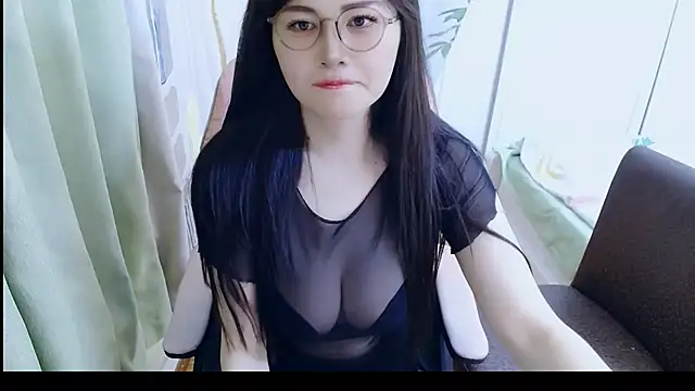 Winnie-01 online show from 04.12.26