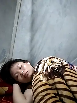 LinhNa999 online show from 11.14.25