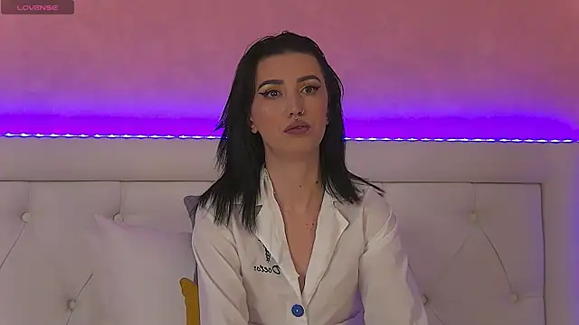 EnyaHazell online show from 11.15.25