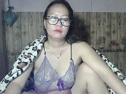 Snapshot of Pinay_BigTits69 chatting on 02.17.26 Pinay BigTits69 online show from 02.17.26