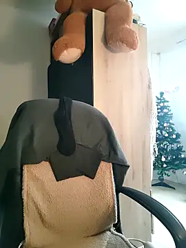 Mila Luciphya online show from 12.21.25