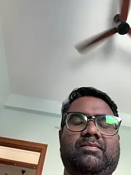 Snapshot of snickersnee chatting on 09.28.25 snickersnee online show from 09.28.25