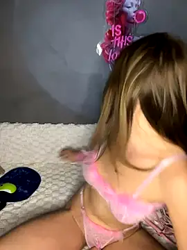 MiraSnis online show from 10.20.25