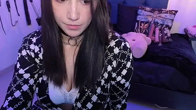 elowen halley1 online show from 09.25.25