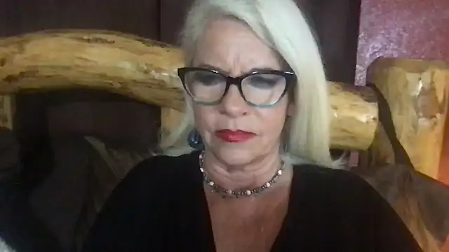 SubMissOlivia online show from 11.08.25