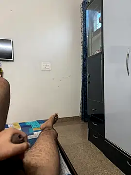 Snapshot of Hotguyforfun chatting on 10.08.25 Hotguyforfun online show from 10.08.25