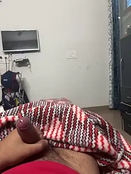 Snapshot of Hotguyforfun chatting on 12.21.25 Hotguyforfun online show from 12.21.25