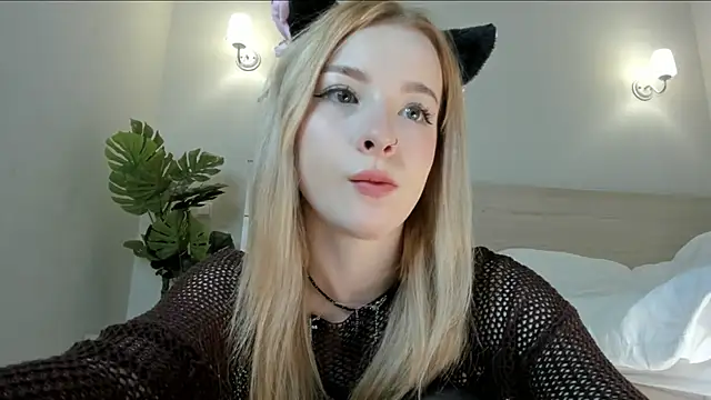 Nana Wilson online show from 10.06.25