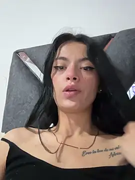 LiaCollings online show from 10.31.25