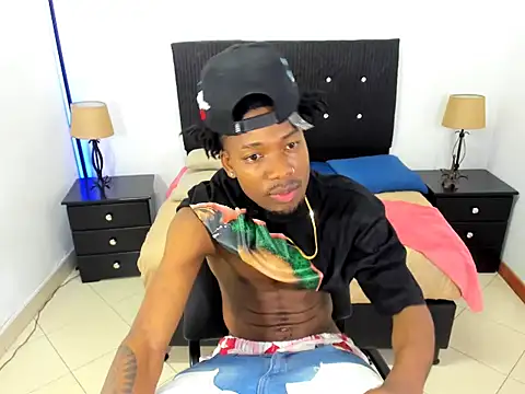 Snapshot of maikol_monstercock chatting on 10.03.25 maikol monstercock online show from 10.03.25