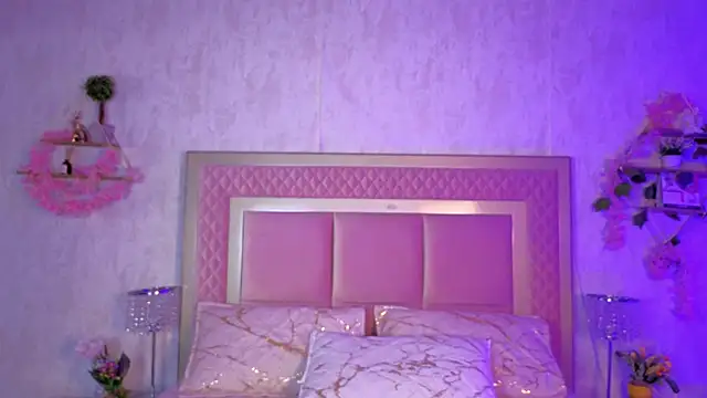 AlanaOdison online show from 09.15.25