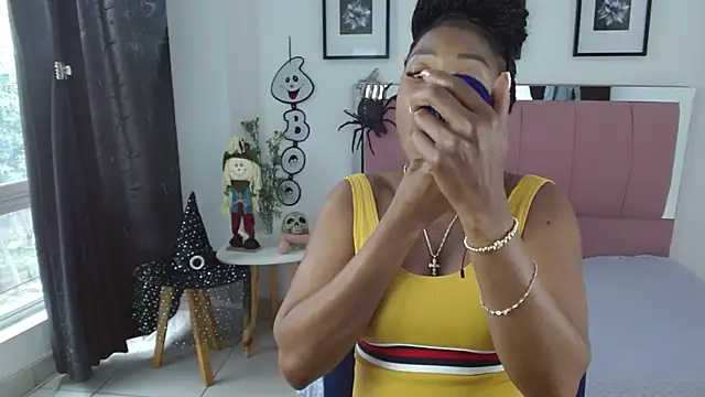 Snapshot of Lele_F_w chatting on 10.08.25 Lele F w online show from 10.08.25