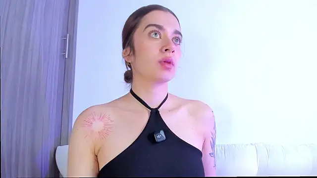 Snapshot of MissLana77 chatting on 02.06.26 MissLana77 online show from 02.06.26