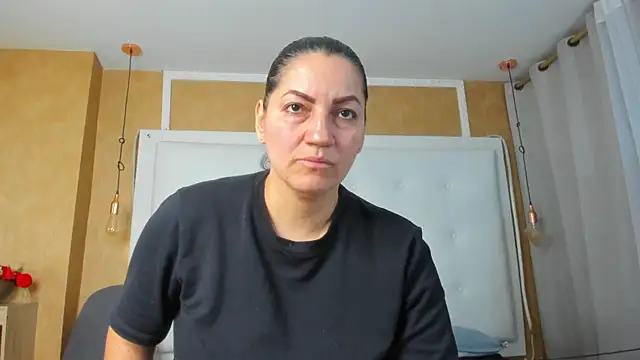Snapshot of Heidy_milf chatting on 06.23.26 Heidy milf online show from 06.23.26