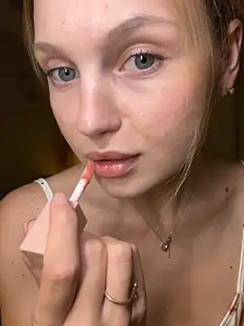 Emaline Fane online show from 09.17.25