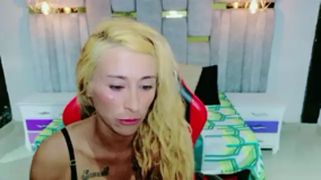 Snapshot of charlotte_phaeton chatting on 02.05.26 charlotte phaeton online show from 02.05.26