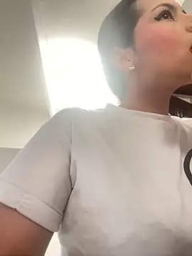 Mia garcia28 online show from 11.18.25