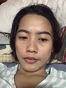 Snapshot of hotsunflower chatting on 12.17.25 hotsunflower online show from 12.17.25