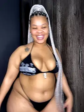 Snapshot of Thick_Ass_Barbiie chatting on 10.27.25 Thick Ass Barbiie online show from 10.27.25