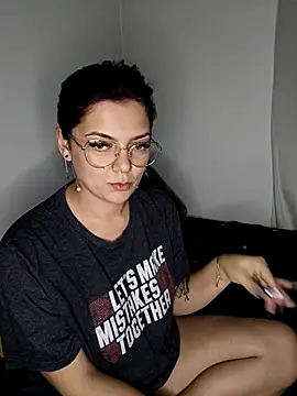 Snapshot of LadyNora chatting on 04.03.26 LadyNora online show from 04.03.26