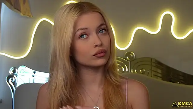 Snapshot of kellypeachcake chatting on 11.16.25 kellypeachcake online show from 11.16.25