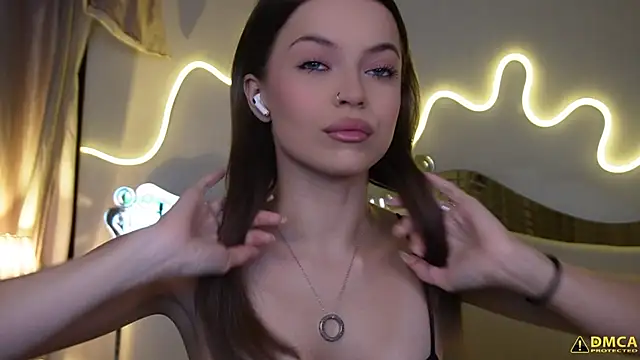 Snapshot of kellypeachcake chatting on 12.02.25 kellypeachcake online show from 12.02.25