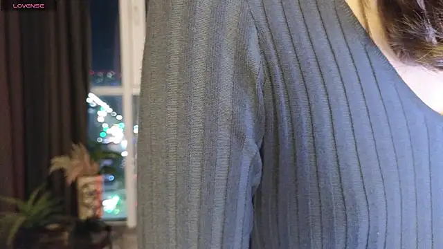 DebiHenks online show from 10.29.25